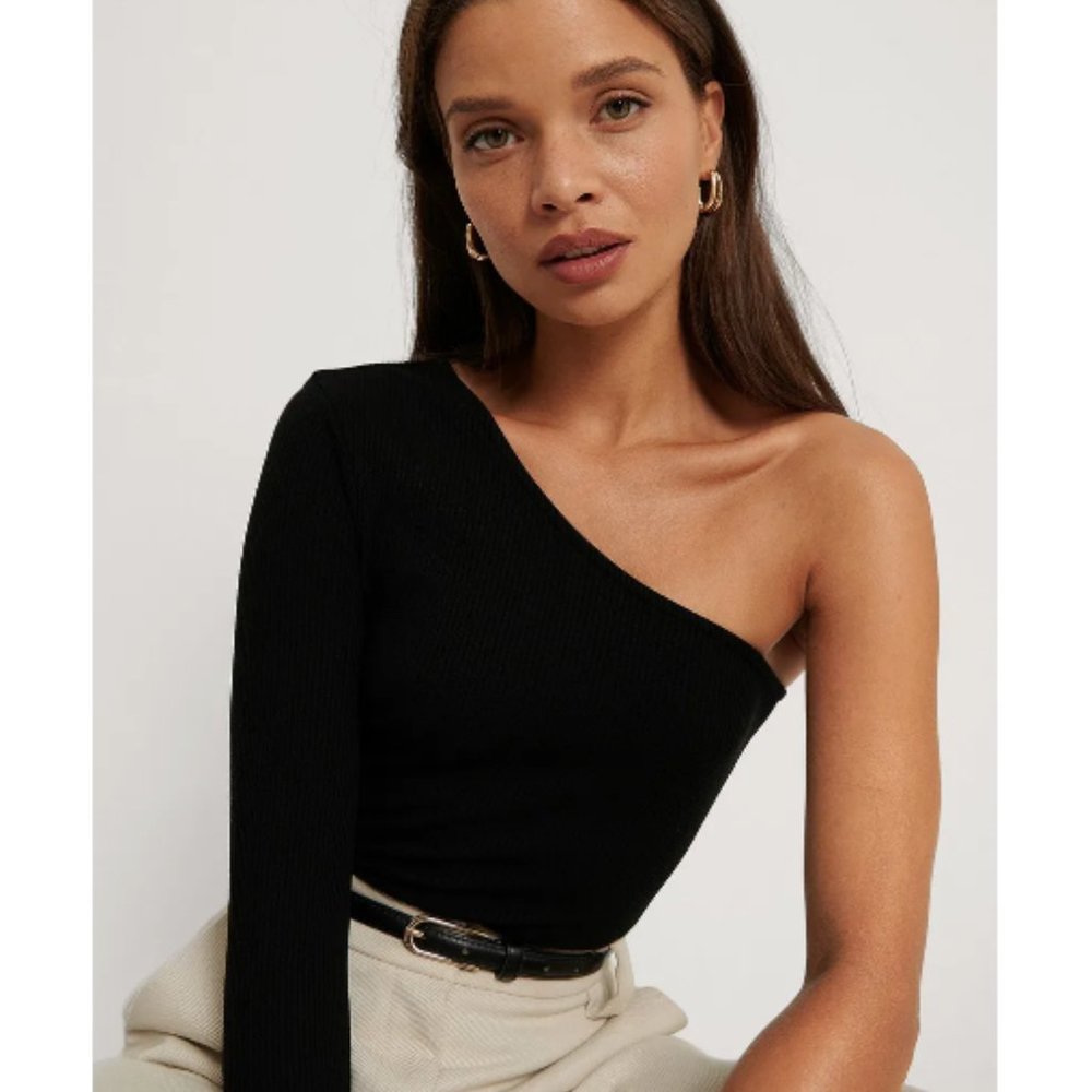 NWT Ribbed One-Shoulder Crop Top - Picture 2 of 9